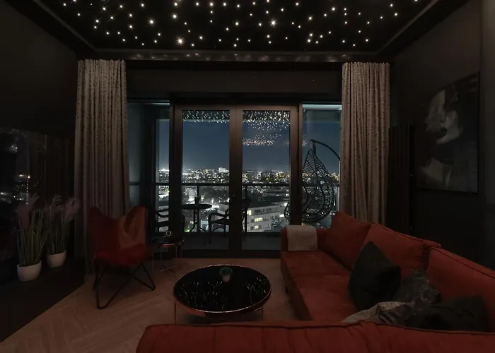 Margi Velvet Apartament 13Th Floor Led Ceiling Bath Pool