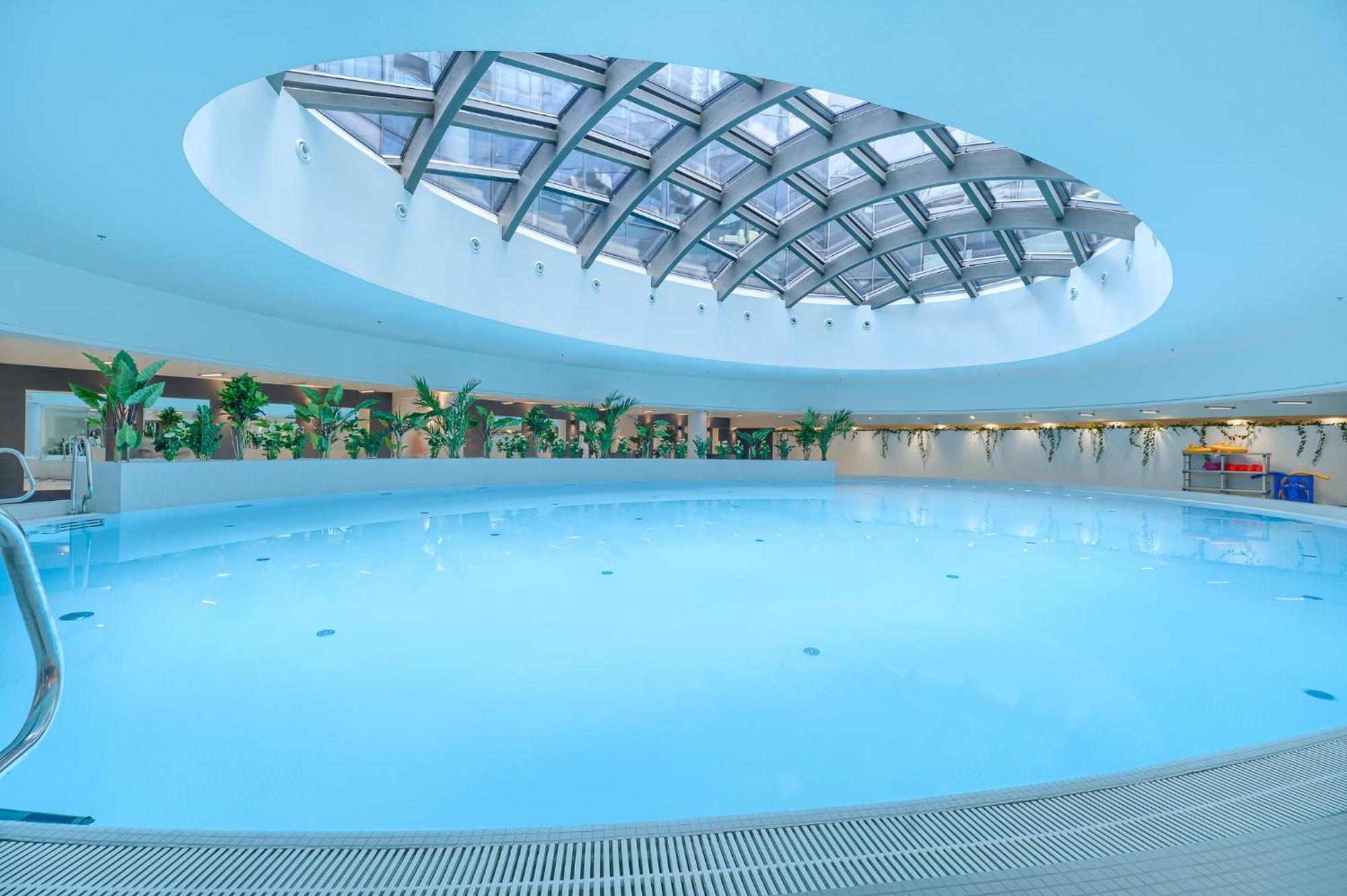 Margi Velvet 13th Floor Led Ceiling Bath Pool Szczecin
